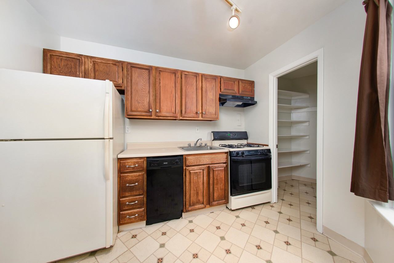 1880 Columbia Rd. NW #101 (DC) - Photo 7 of 16