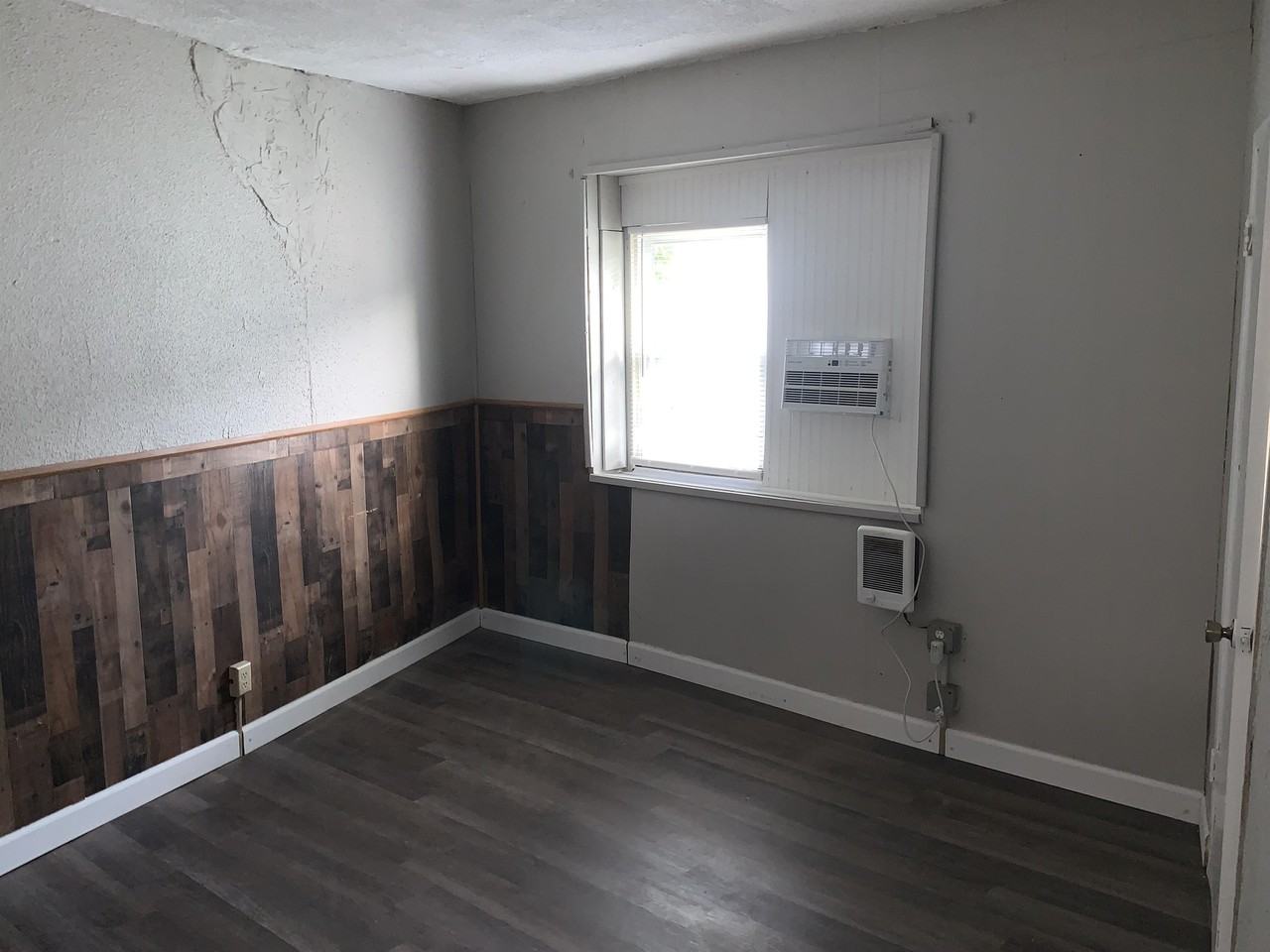 9982 South Broadway Street - Photo 2 of 7