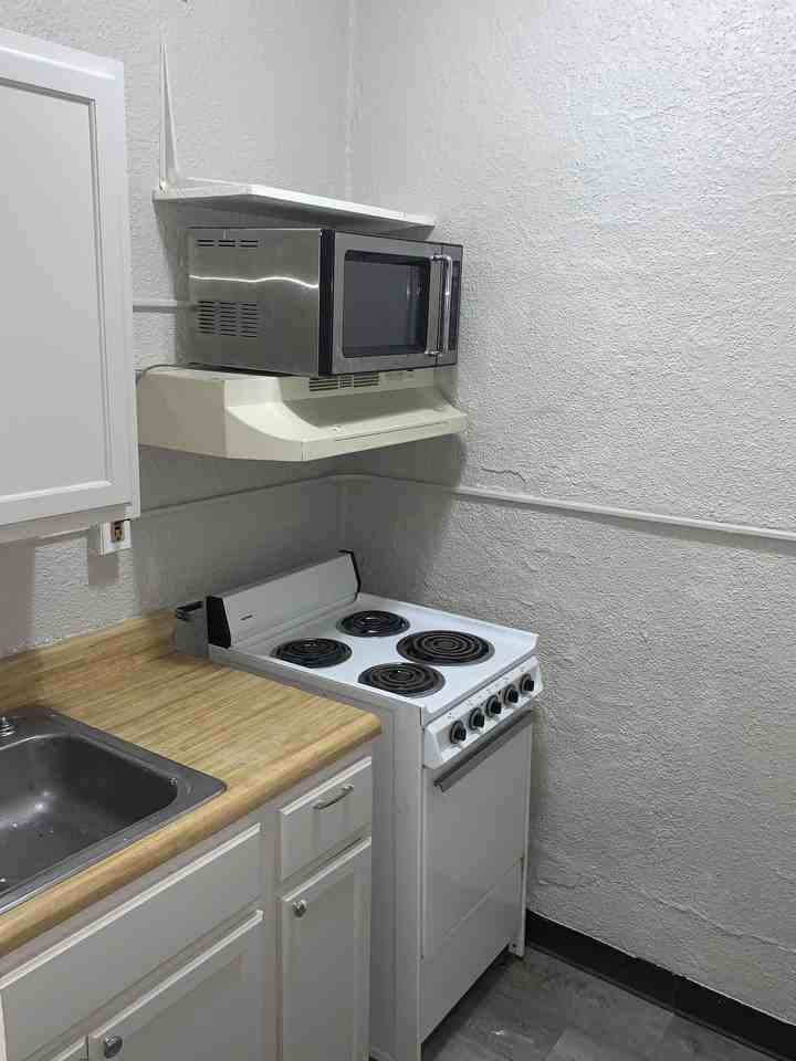 9982 South Broadway Street - Photo 3 of 7