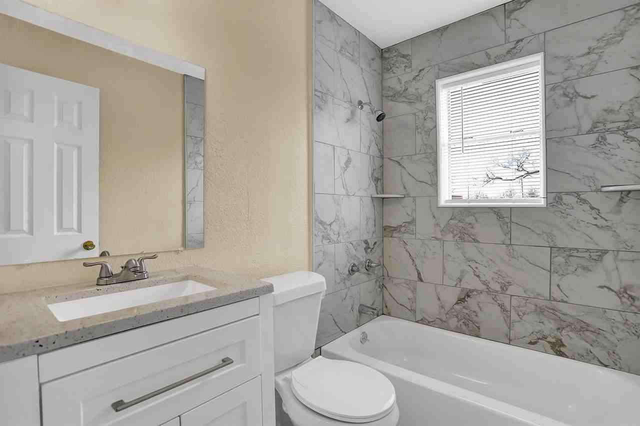 693 Looney Avenue - Photo 2 of 8