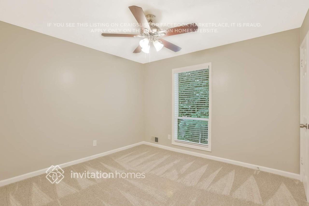 405 Bramble Ct - Photo 6 of 20
