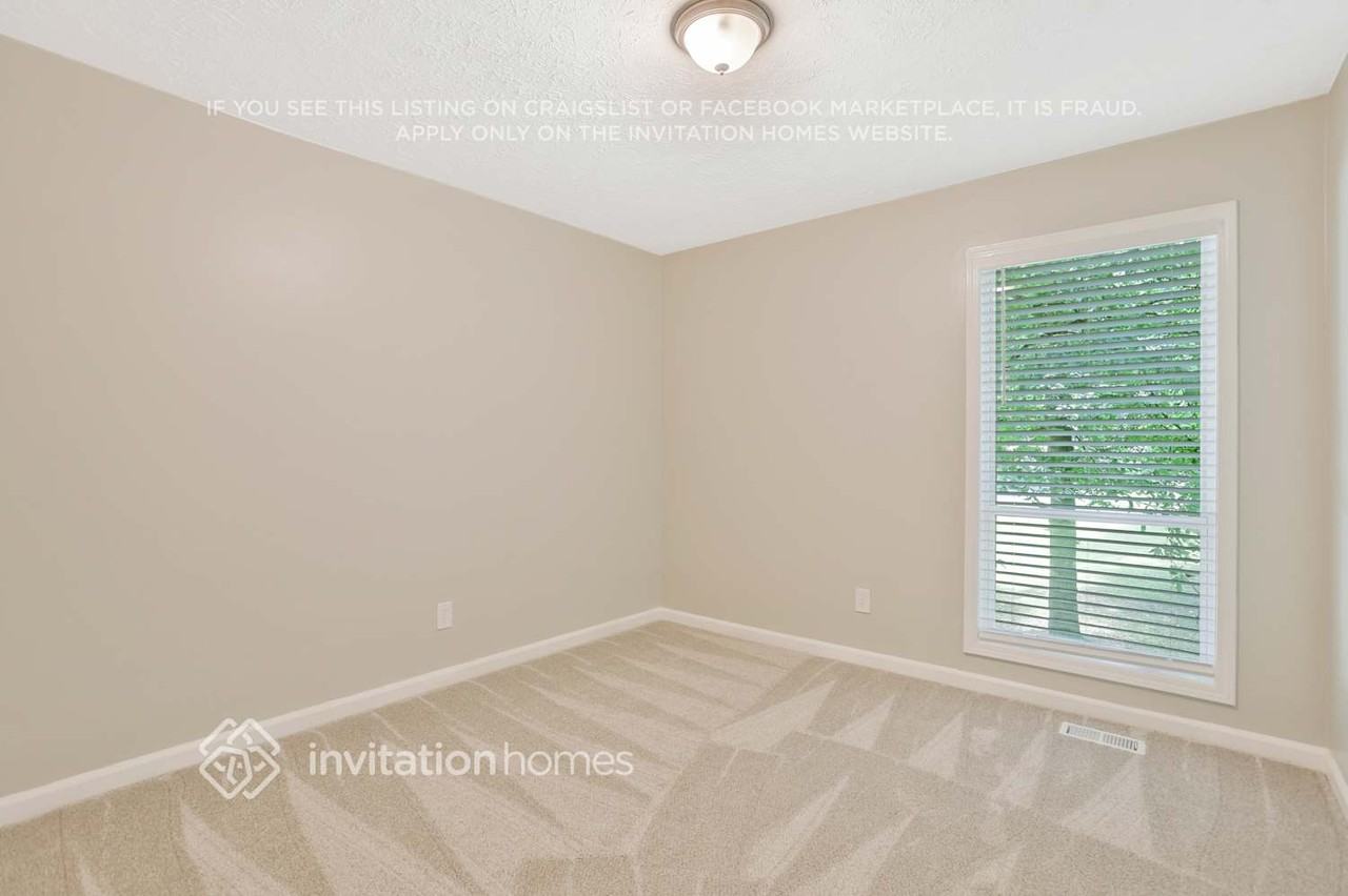 405 Bramble Ct - Photo 7 of 20