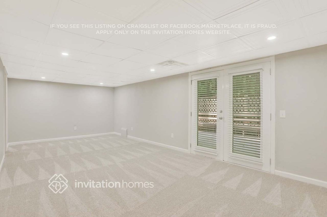 405 Bramble Ct - Photo 6 of 20