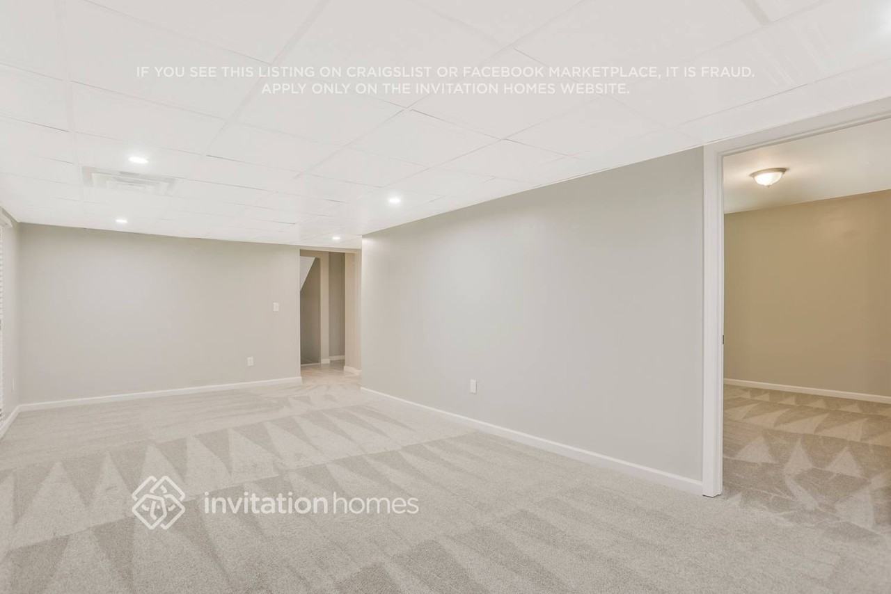 405 Bramble Ct - Photo 7 of 20