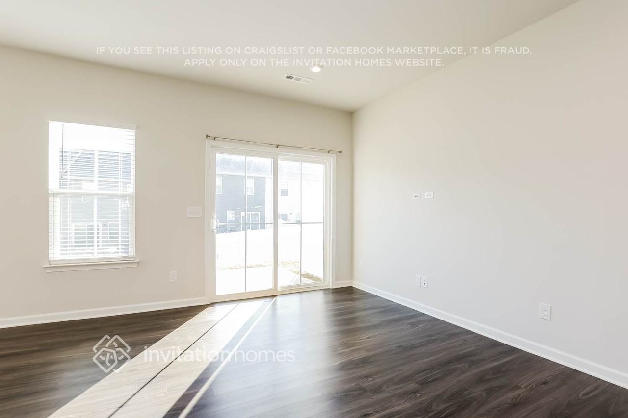 452 Killarney Park - Photo 5 of 16