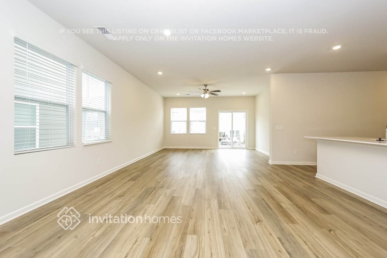 3032 Drumwright Way - Photo 4 of 18