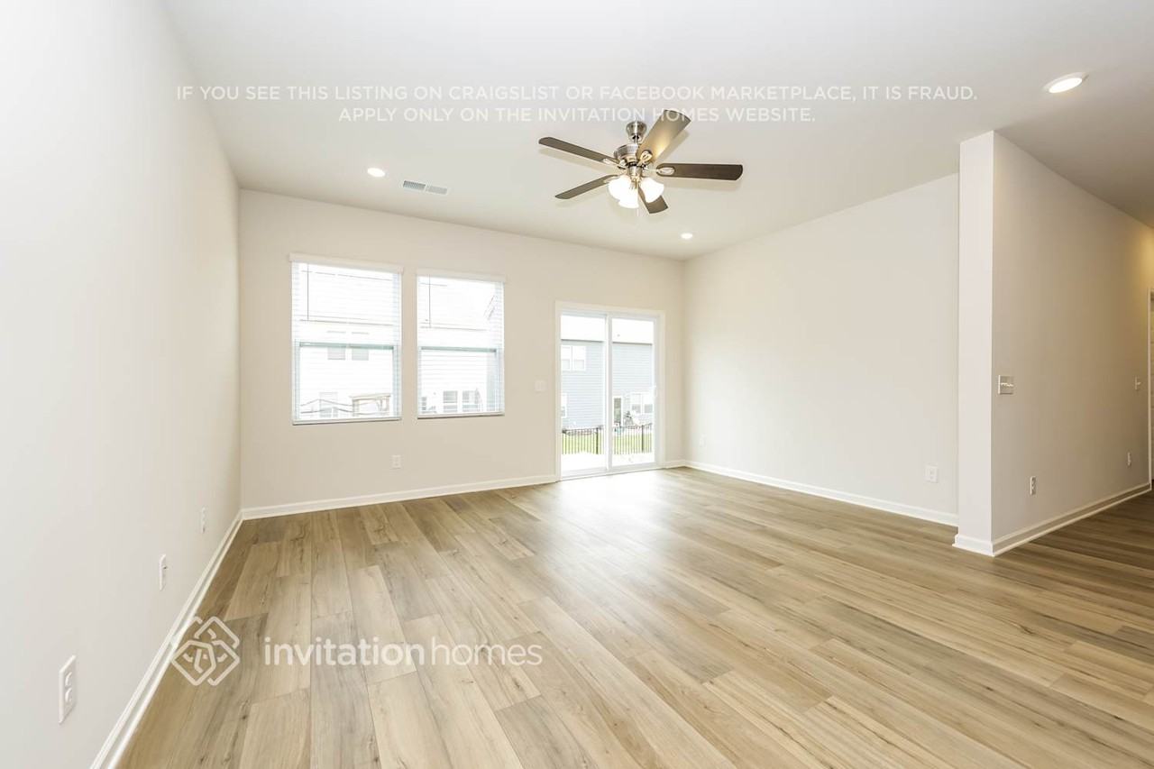3032 Drumwright Way - Photo 6 of 18
