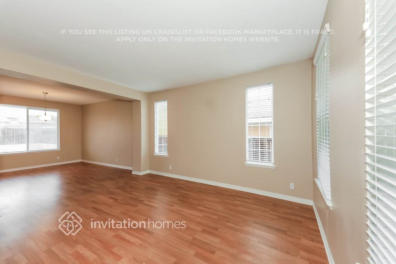 28703 Craig Ave - Photo 4 of 19