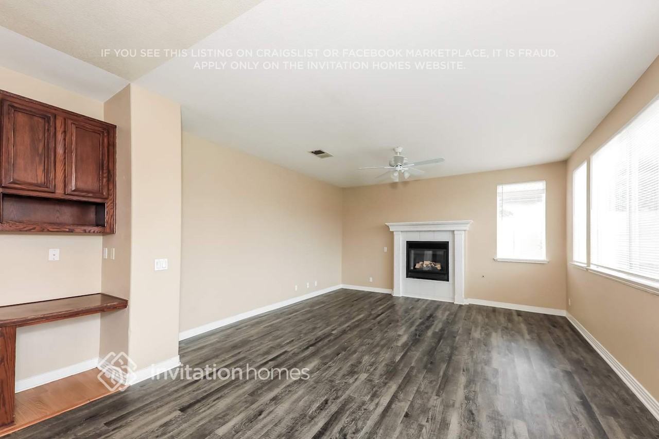 28703 Craig Ave - Photo 5 of 19