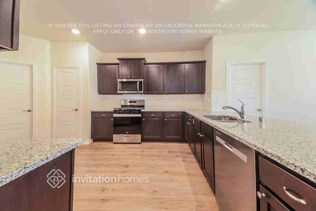 7325 Alfriston Pl - Photo 6 of 18