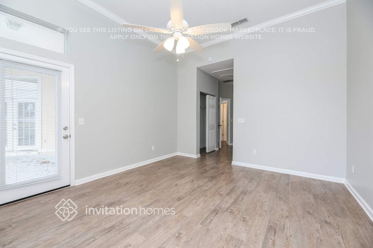 5323 Oxford Gable Ln E - Photo 5 of 7