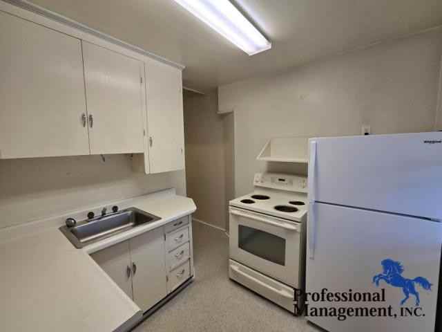 127 1/2 Avenue C - Photo 3 of 7