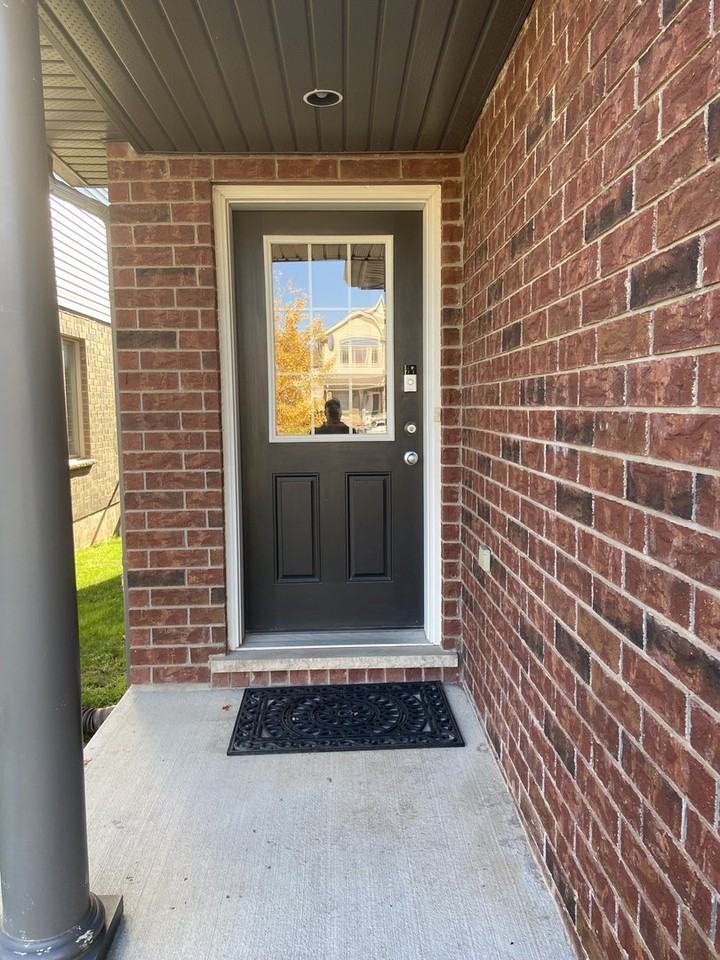 8454 Kelsey Cres - Photo 2 of 11