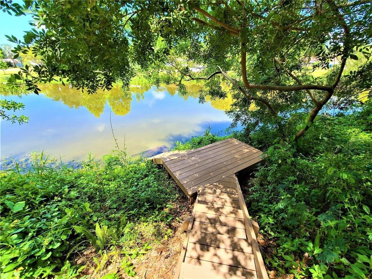 1010 Bay Breeze Ter - Photo 5 of 41