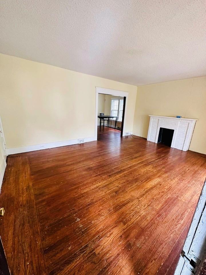 156 Lisbon Avenue - Photo 3 of 6