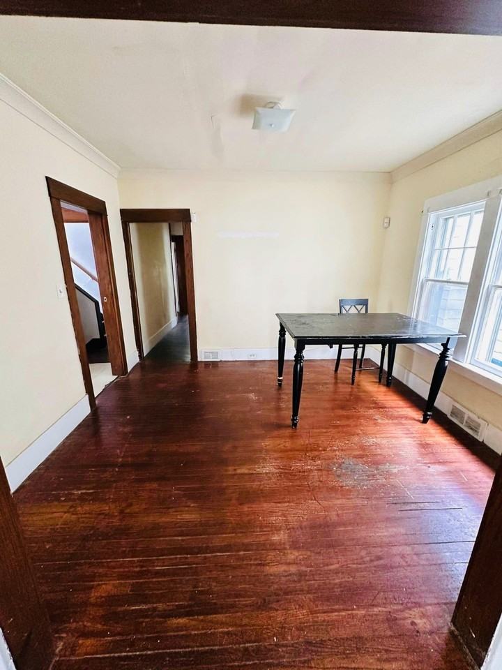 156 Lisbon Avenue - Photo 4 of 6