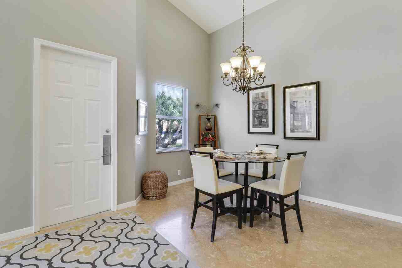 8400 Mulligan Circle - Photo 4 of 33