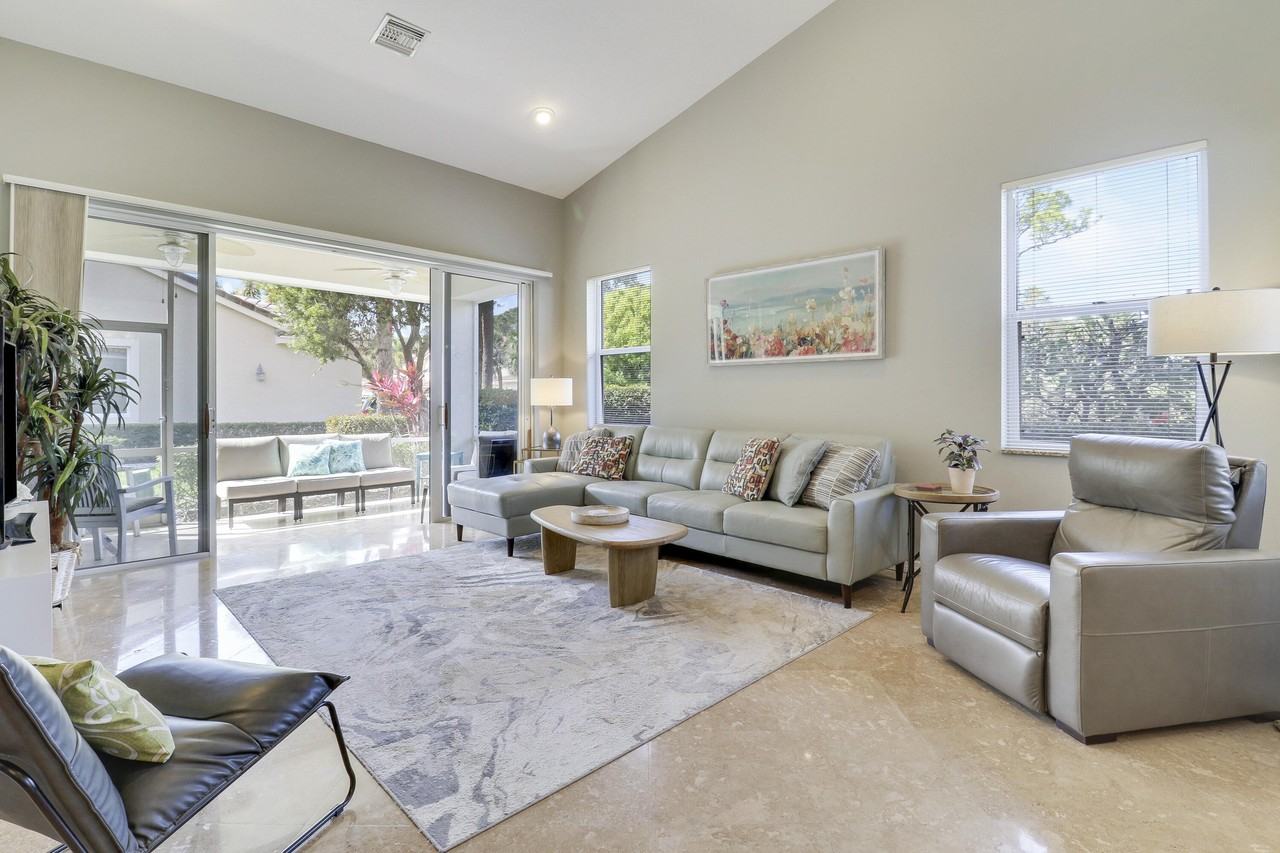 8400 Mulligan Circle - Photo 6 of 33