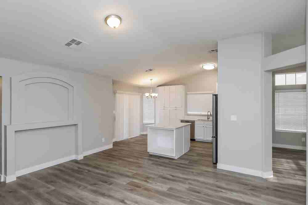 801 Zinnia Cir - Photo 7 of 16
