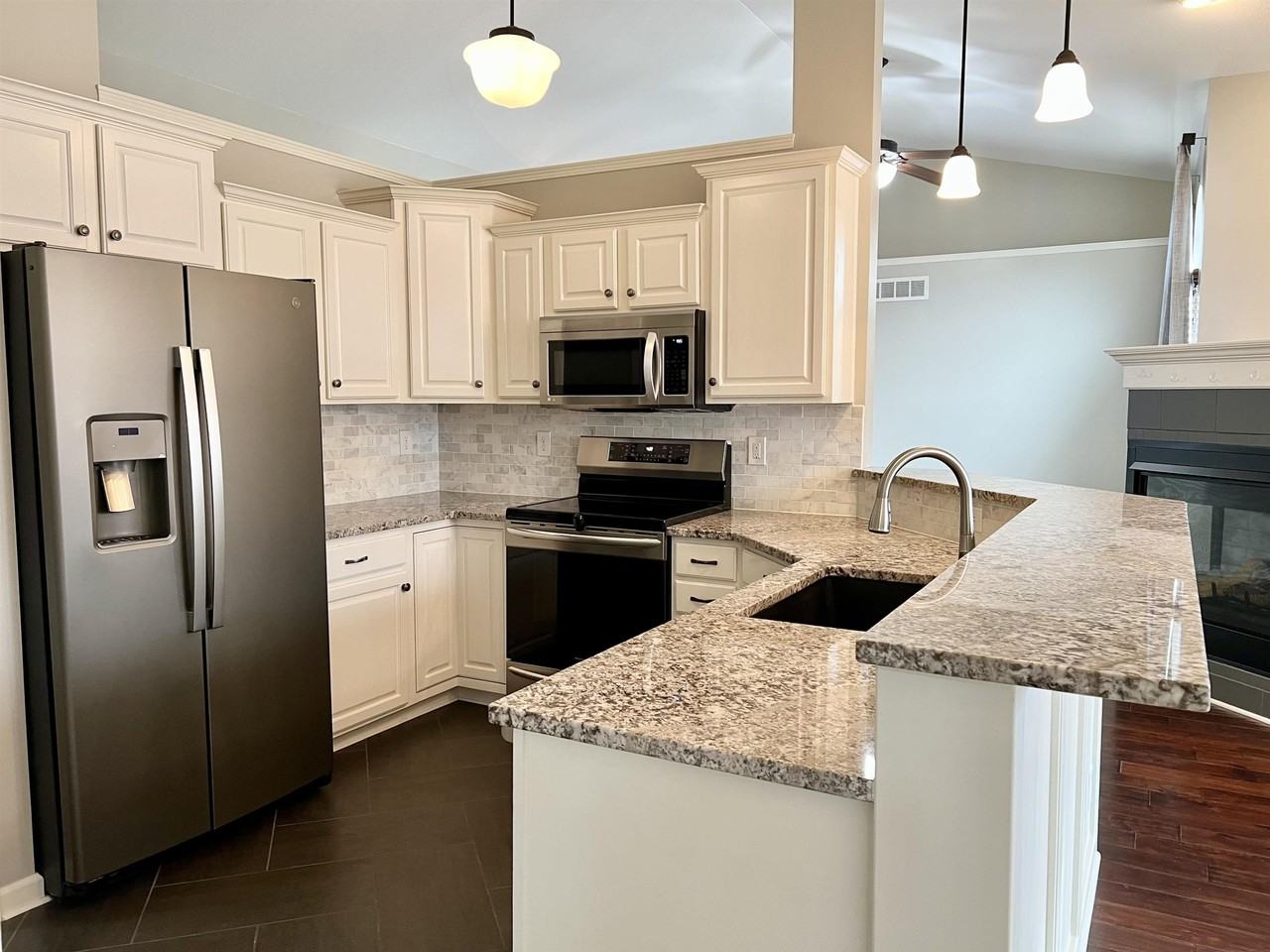 13822 W Texas Ct - Photo 2 of 32