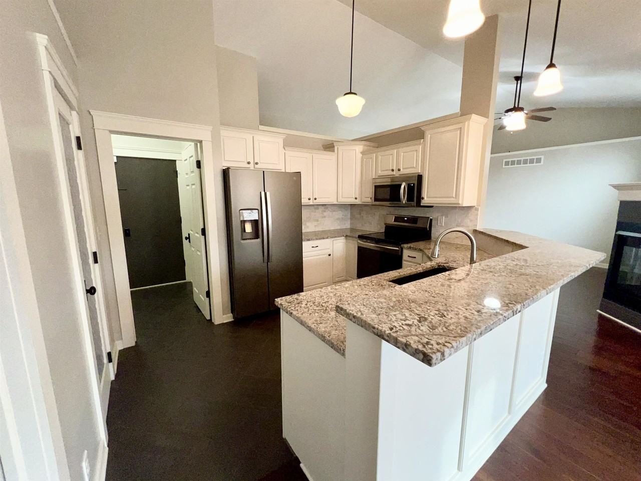 13822 W Texas Ct - Photo 3 of 32