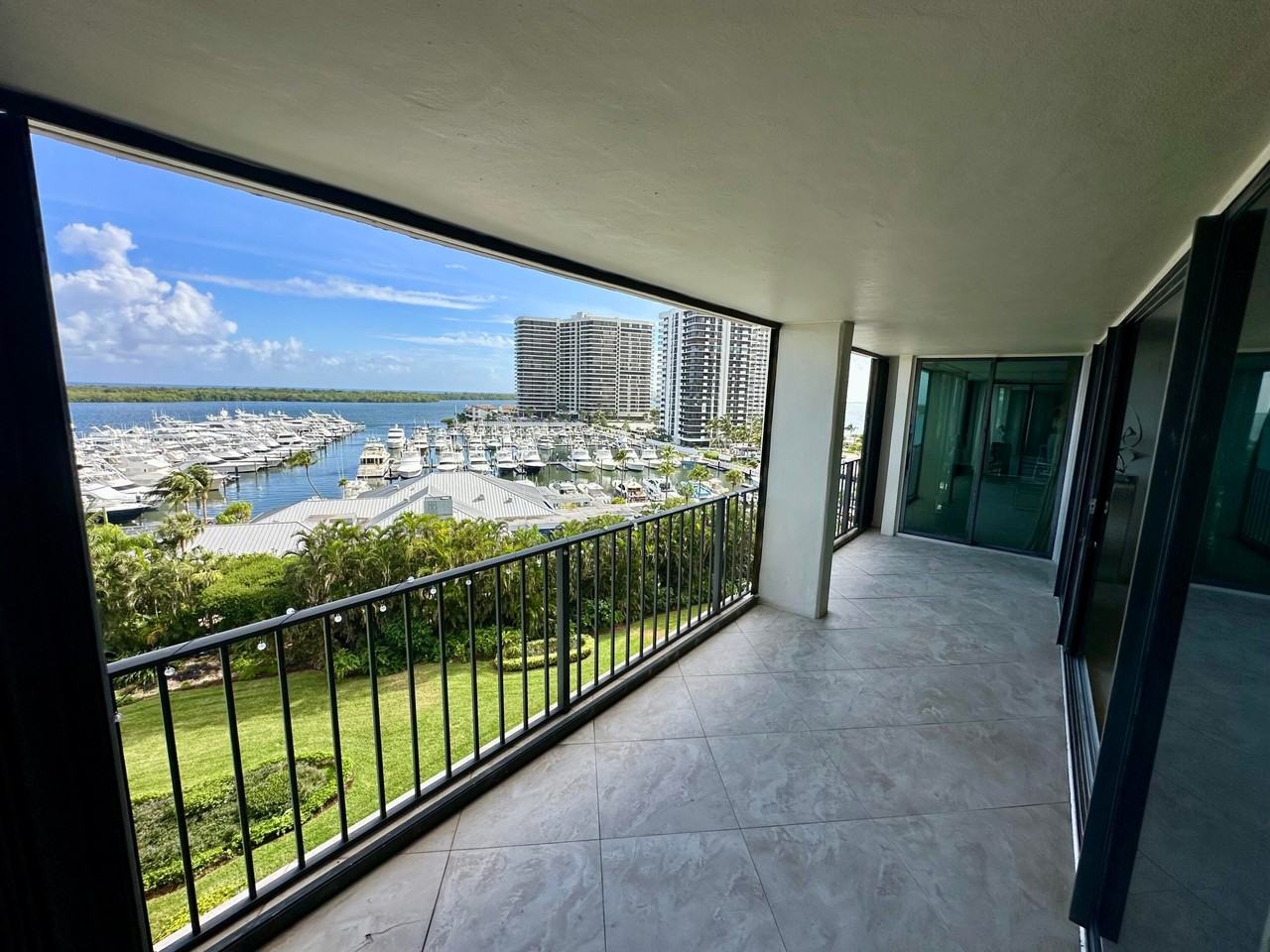 122 Lakeshore Dr - Photo 3 of 39