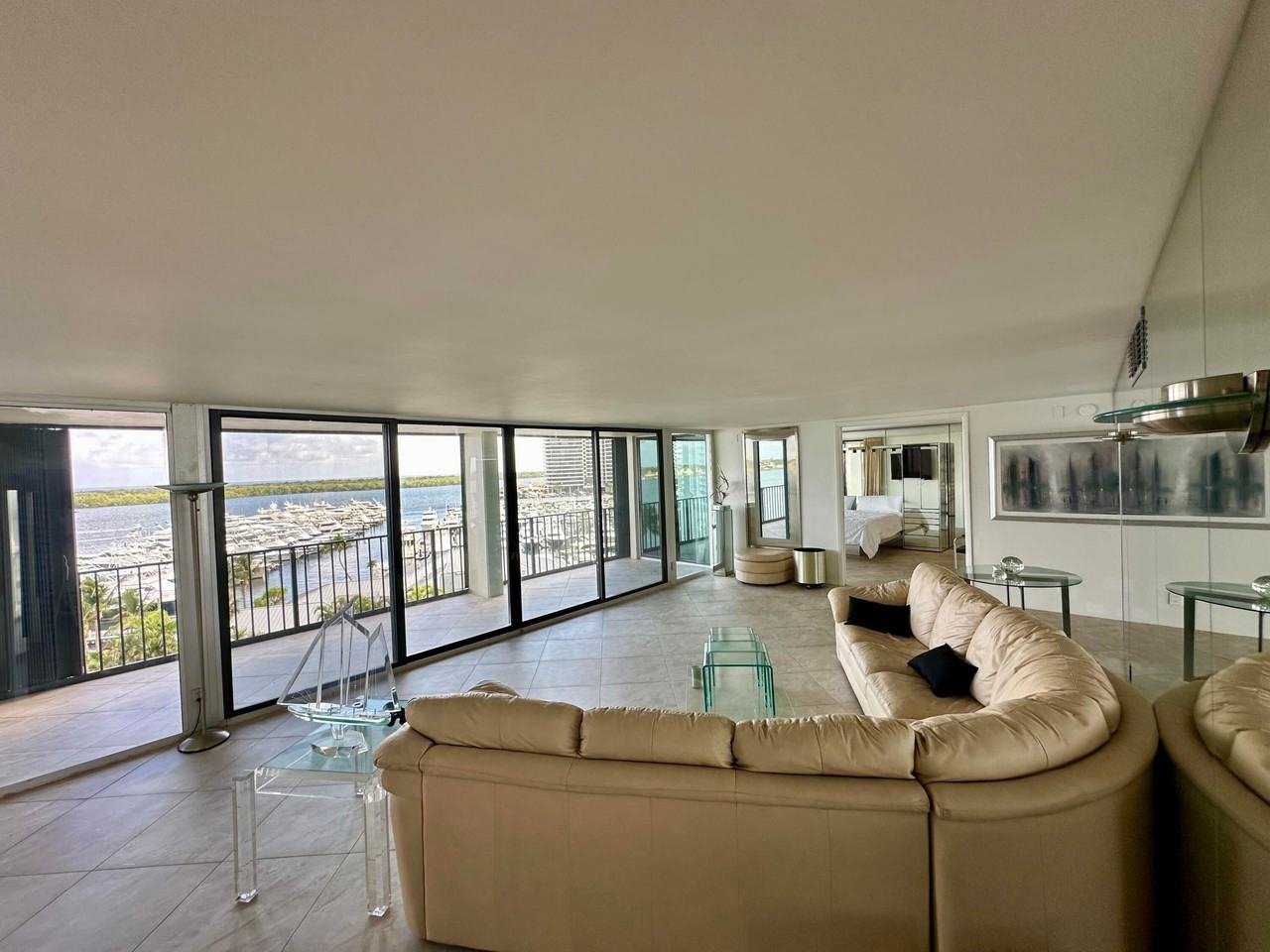 122 Lakeshore Dr - Photo 4 of 39