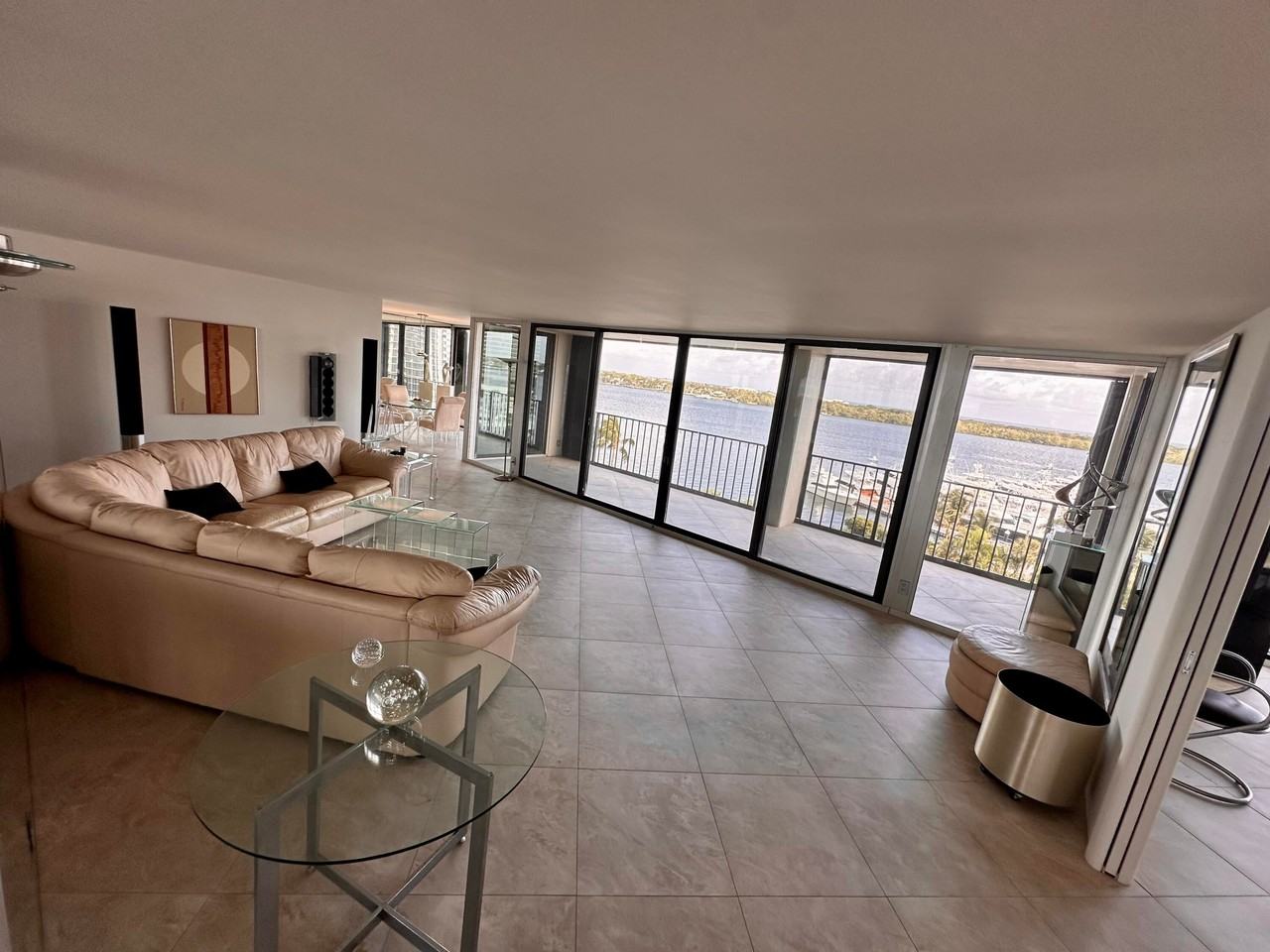 122 Lakeshore Dr - Photo 7 of 39