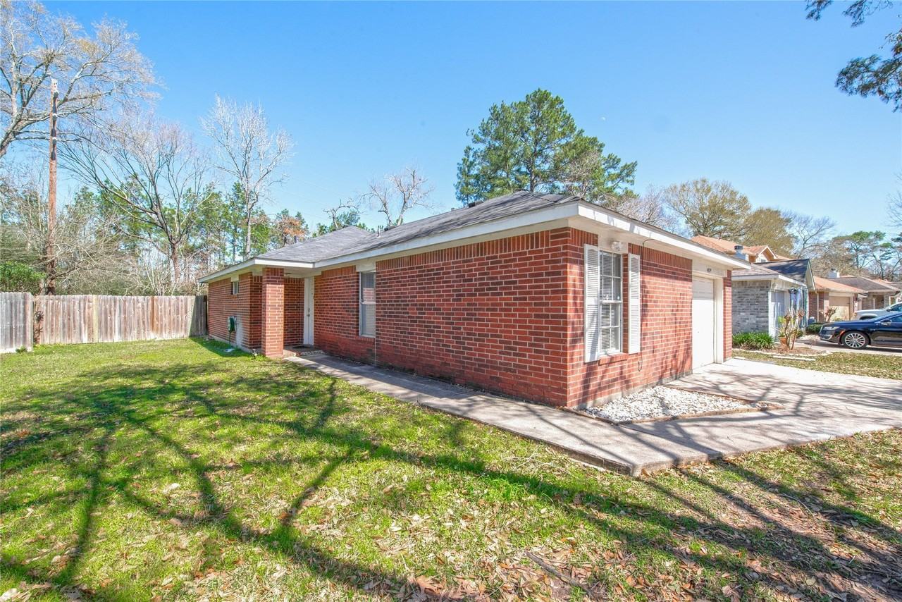 4934 Fox Hollow Blvd - Photo 2 of 24