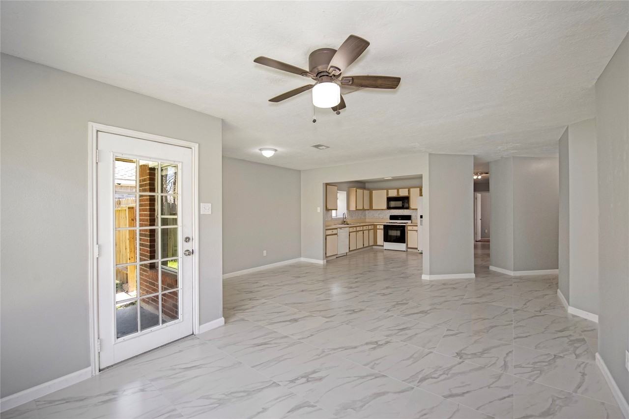 4934 Fox Hollow Blvd - Photo 7 of 24