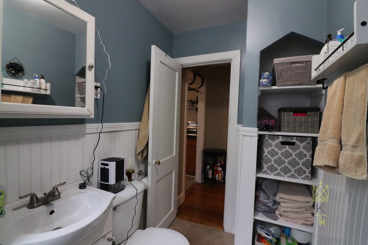 30 Beechcroft St #1 - Photo 5 of 13