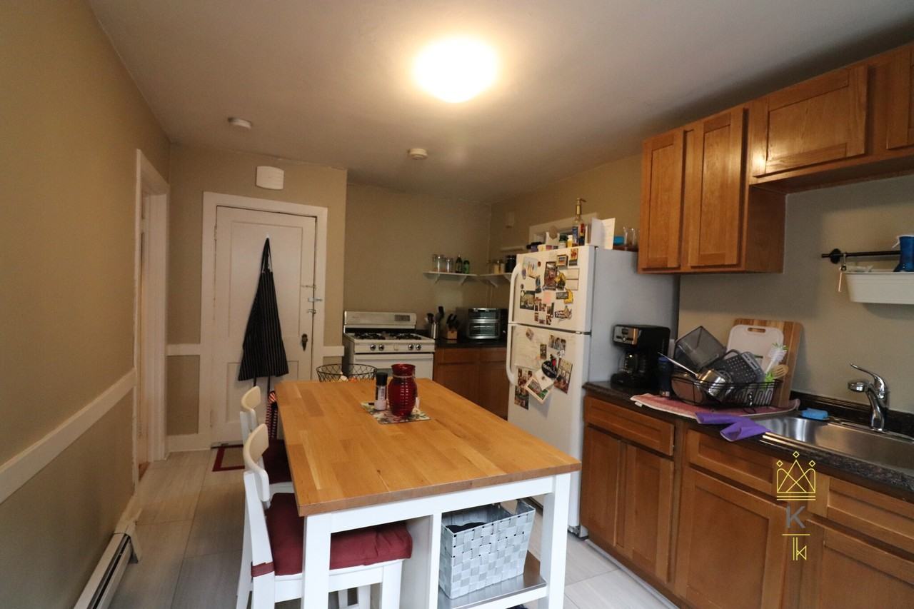 30 Beechcroft St #1 - Photo 7 of 13