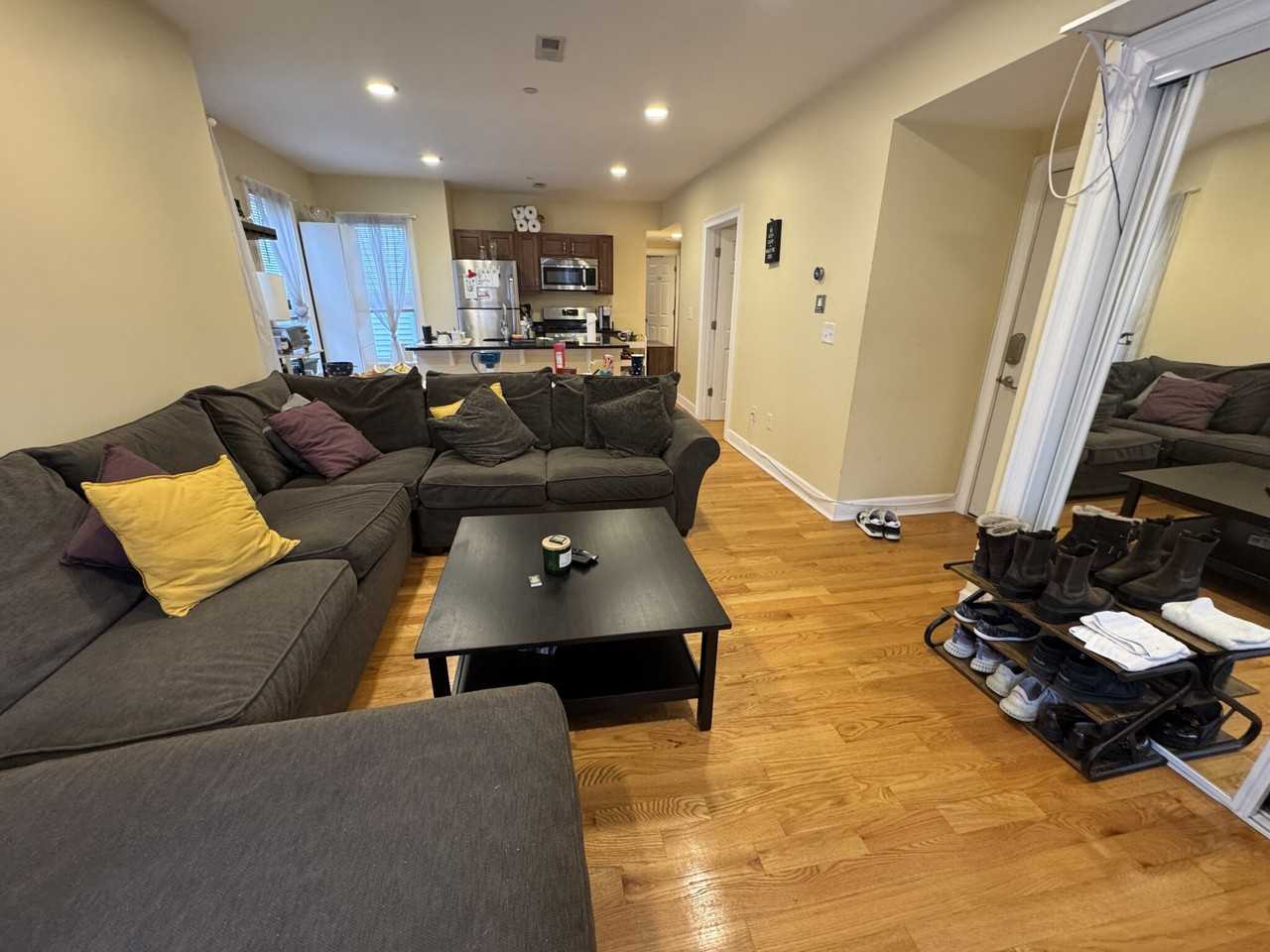 10 Jay St #2 - Photo 4 of 24