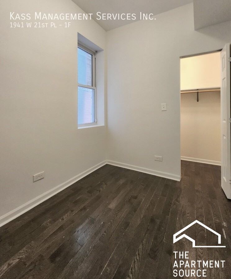 1941 W 21st Pl #1F - Photo 4 of 10