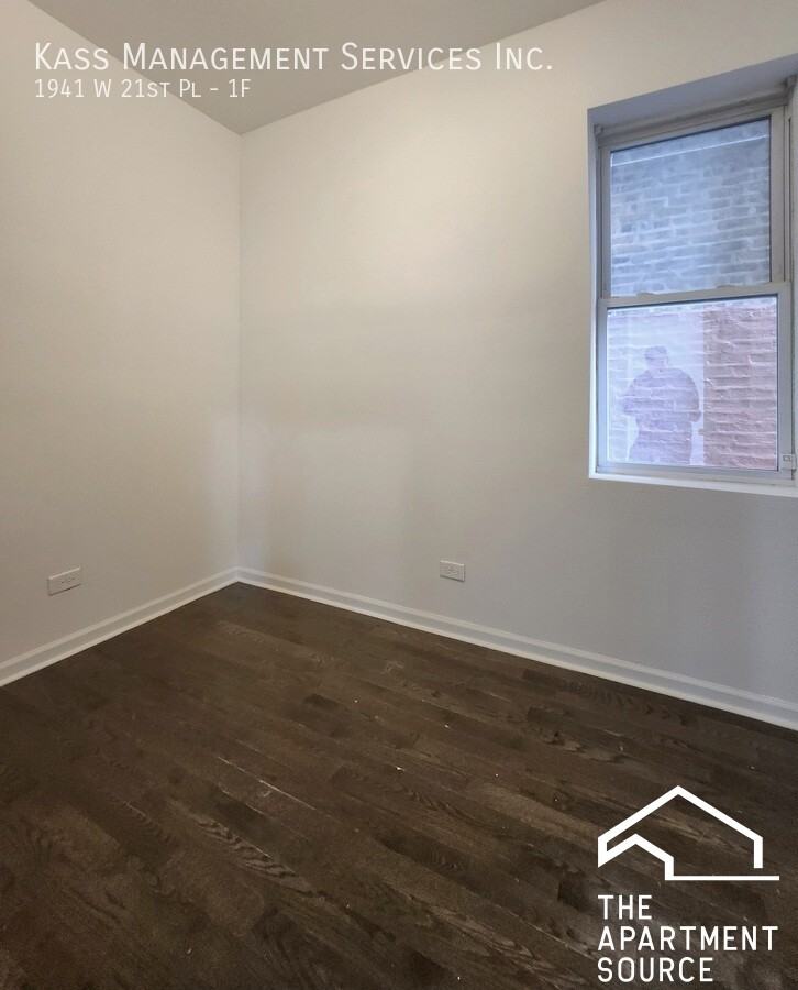 1941 W 21st Pl #1F - Photo 5 of 10