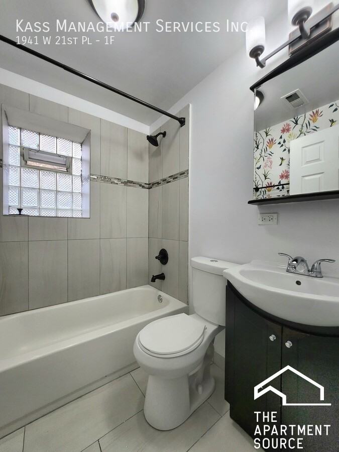 1941 W 21st Pl #1F - Photo 6 of 10