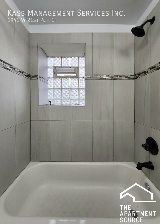 1941 W 21st Pl #1F - Photo 7 of 10