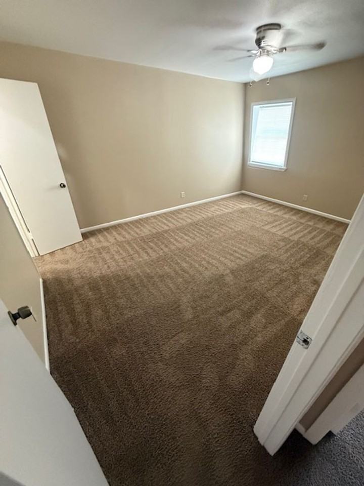304 Palmwood Dr Apt D - Photo 2 of 10