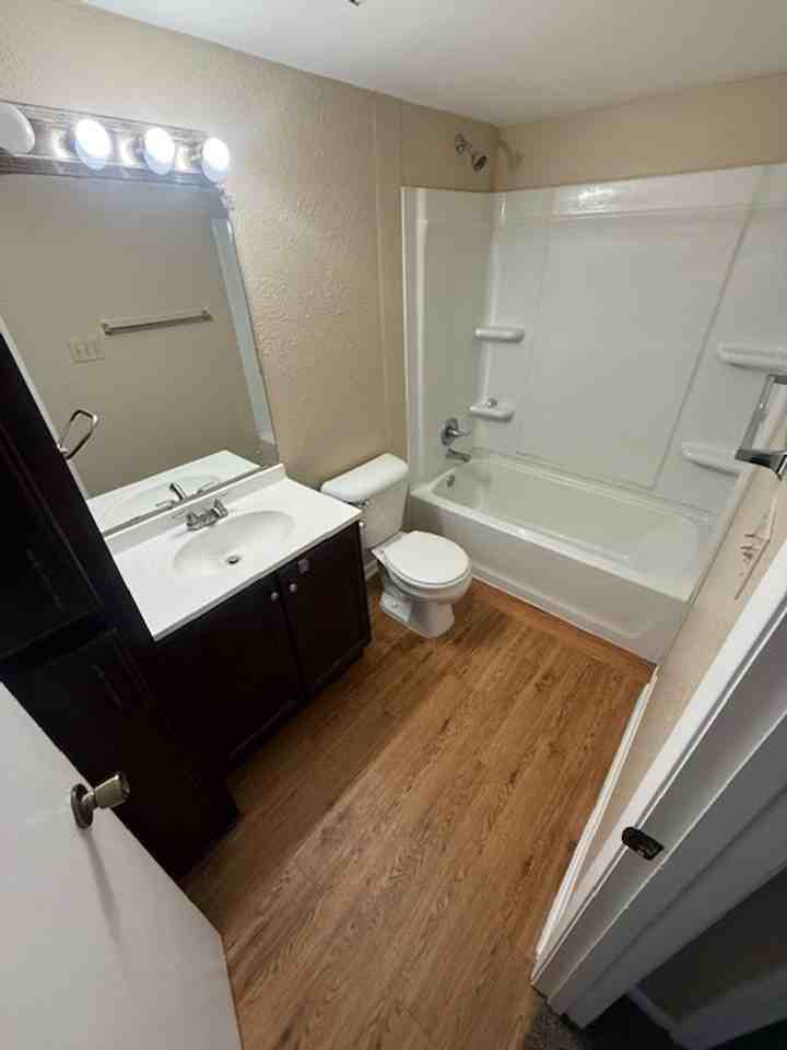 304 Palmwood Dr Apt D - Photo 4 of 10