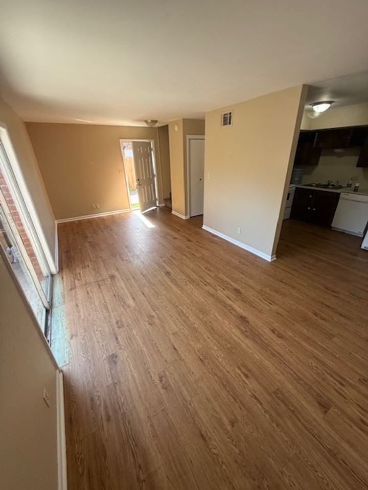 304 Palmwood Dr Apt D - Photo 6 of 10