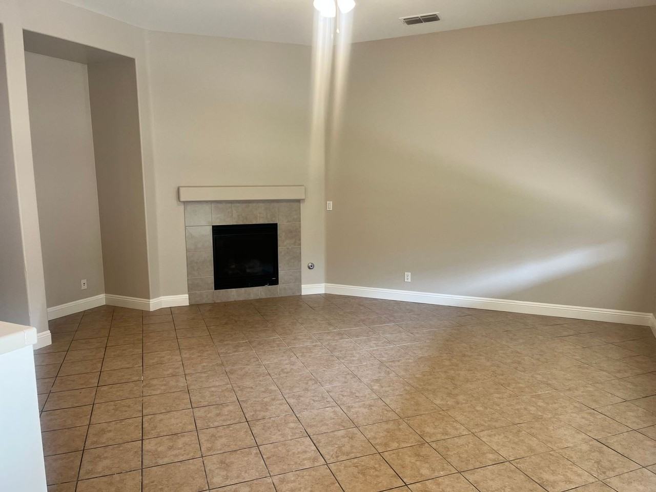 1224 Jasmine Dr - Photo 2 of 8