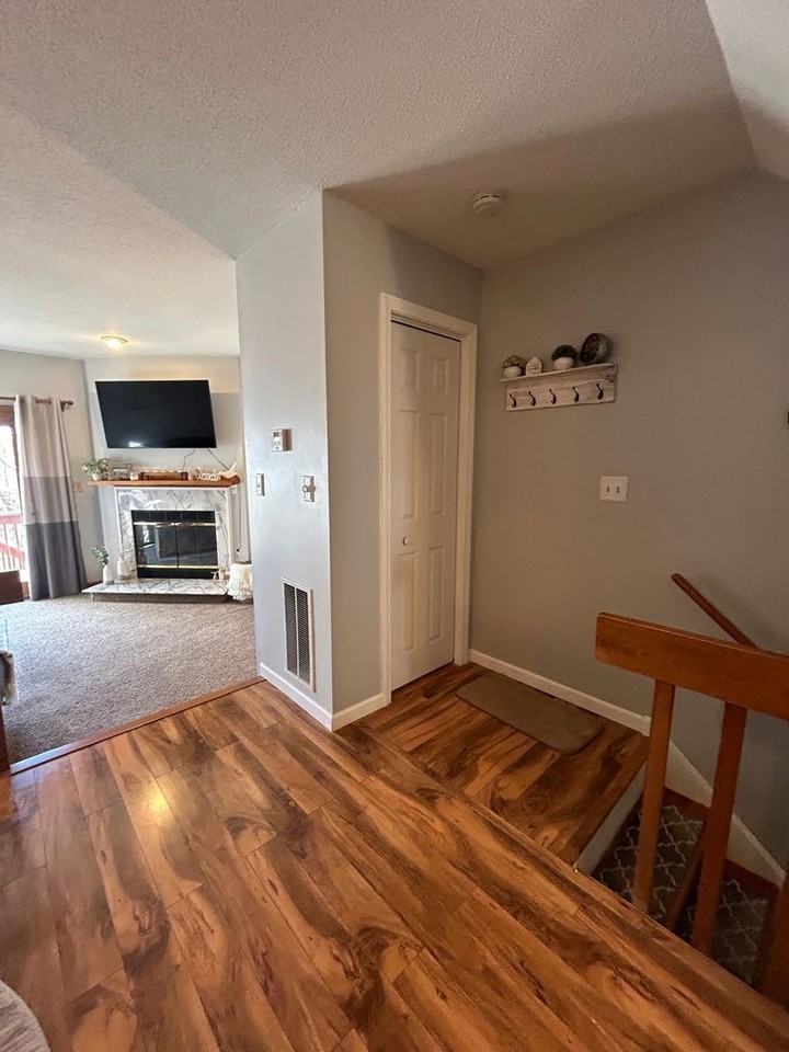 882 N Colony Rd - Photo 6 of 24