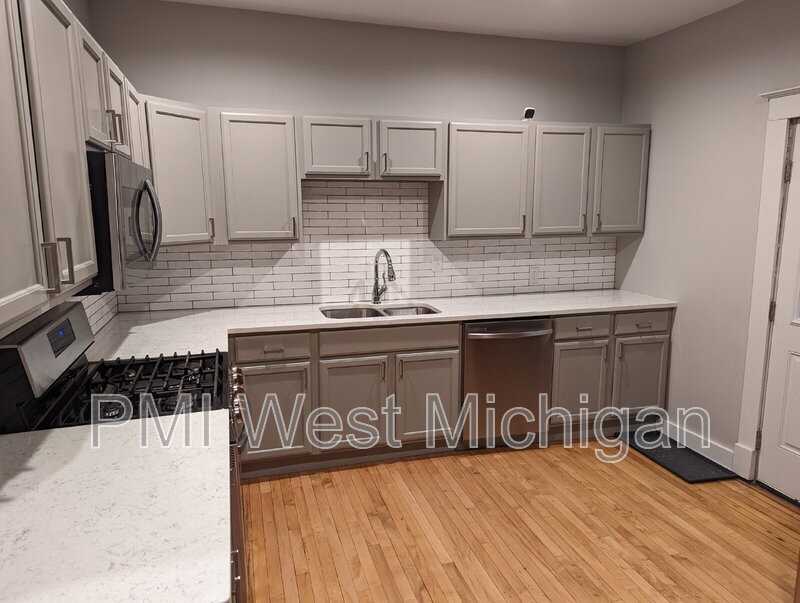 144 Page St Ne - Photo 2 of 24