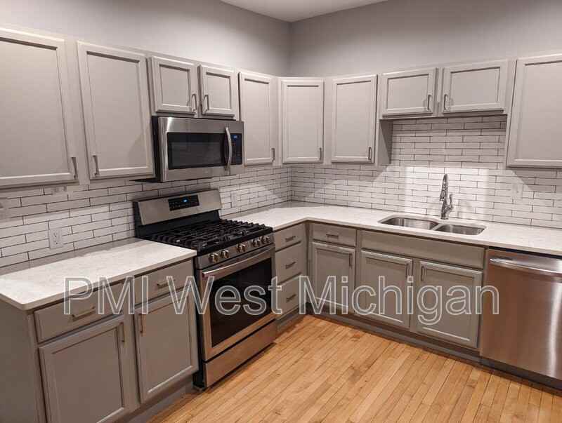 144 Page St Ne - Photo 3 of 24