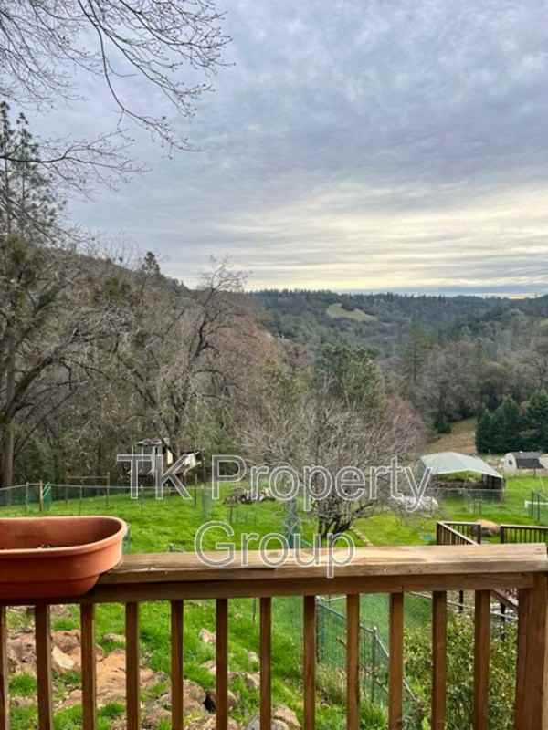 19378 Peyton Pl - Photo 2 of 23