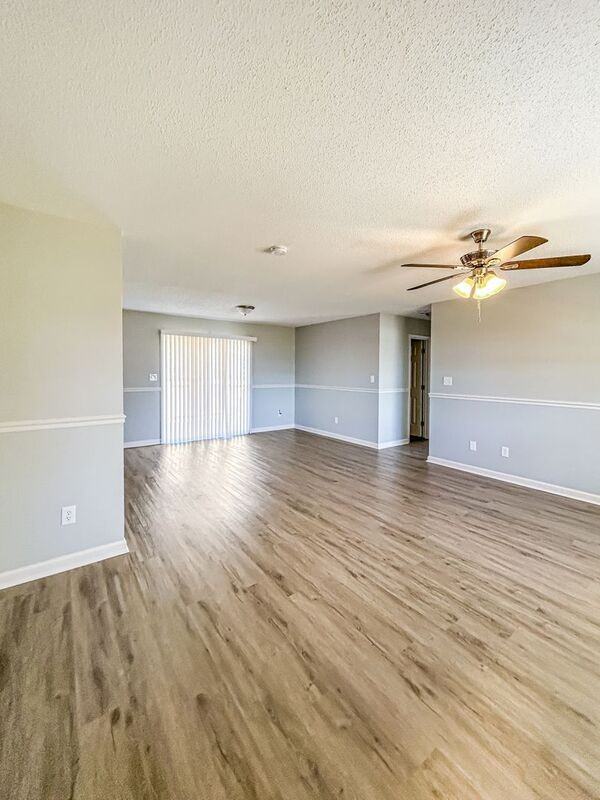 1819 Stony Point Rd - Photo 3 of 17