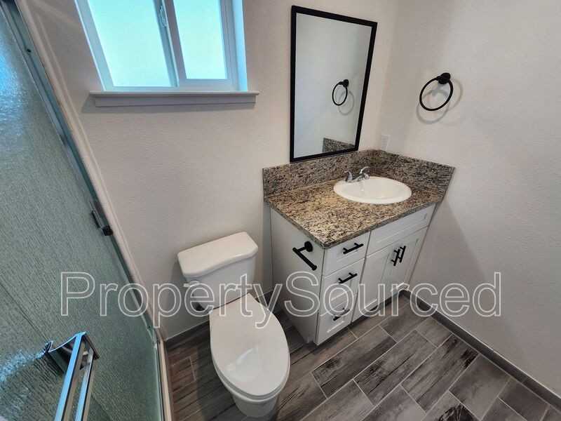 934 W Alameda St #B - Photo 6 of 14
