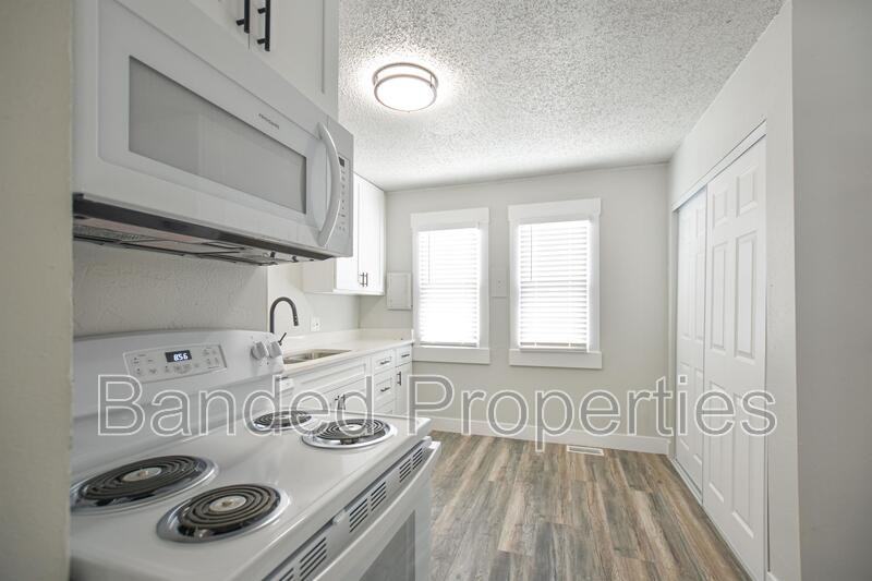 265 Maple St - Photo 2 of 11