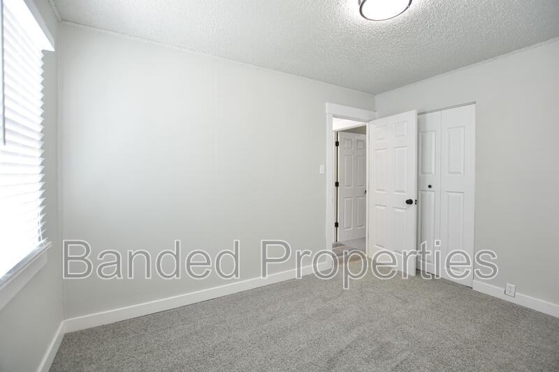 265 Maple St - Photo 7 of 11