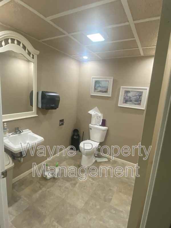 546 2nd St #3 - Photo 5 of 12
